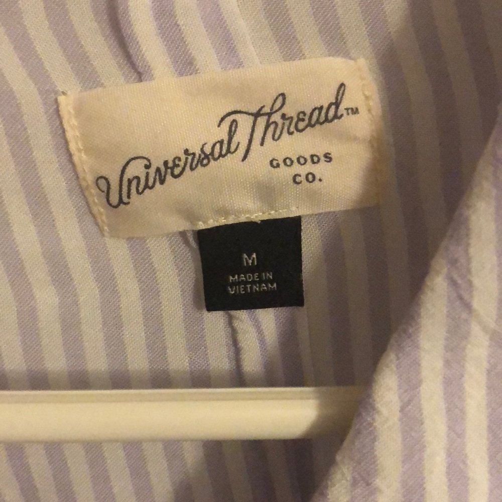 Universal Thread button down - Picture 3 of 3